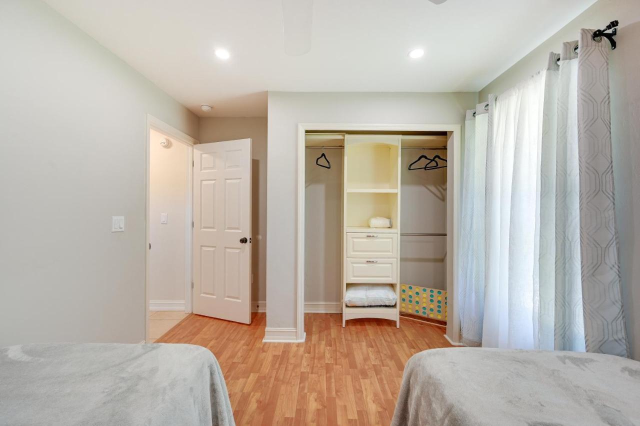 Pet-Friendly Naples Vacation Rental With Fire Pit! Exterior photo